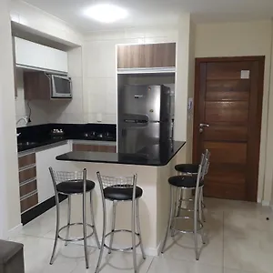 ótimo Apto. 180 Metros Da Praia Apartamento